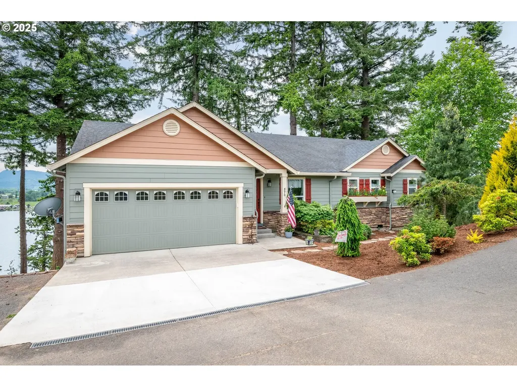 570 Columbia Street Cathlamet WA 98612