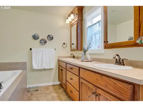 570 Columbia Street Cathlamet WA 98612