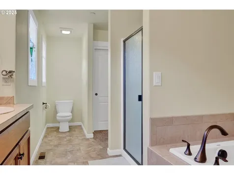 570 Columbia Street Cathlamet WA 98612