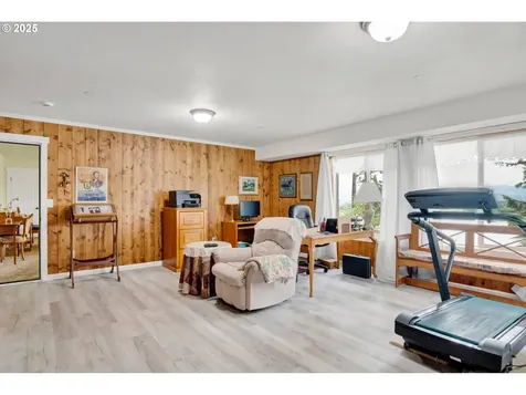 570 Columbia Street Cathlamet WA 98612