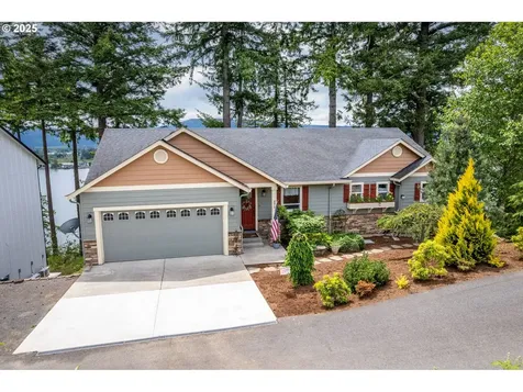 570 Columbia Street Cathlamet WA 98612