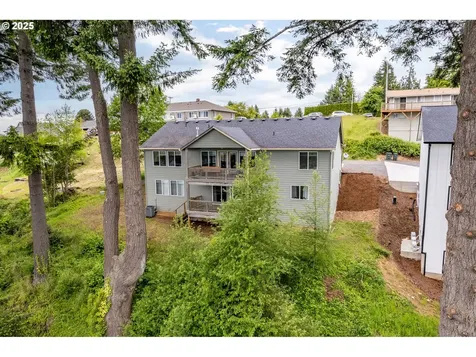 570 Columbia Street Cathlamet WA 98612
