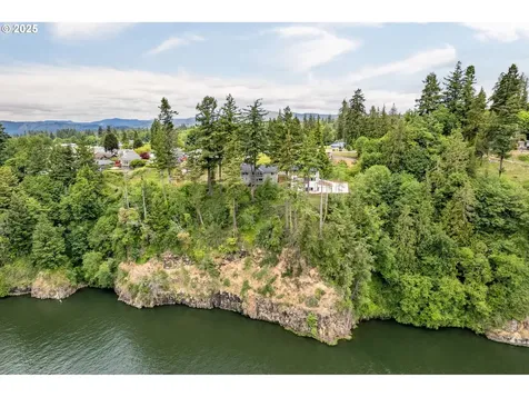 570 Columbia Street Cathlamet WA 98612