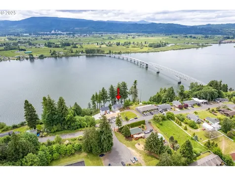 570 Columbia Street Cathlamet WA 98612
