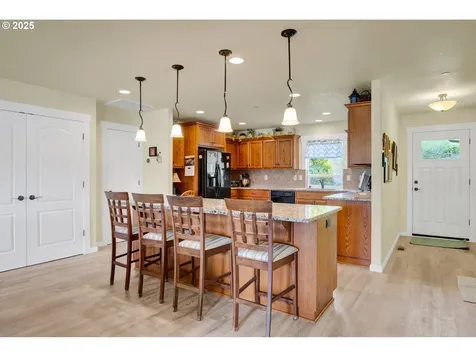 570 Columbia Street Cathlamet WA 98612