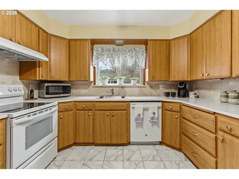 7052 N Fenwick Avenue Portland OR 97217