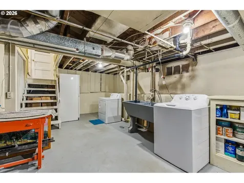 7052 N Fenwick Avenue Portland OR 97217