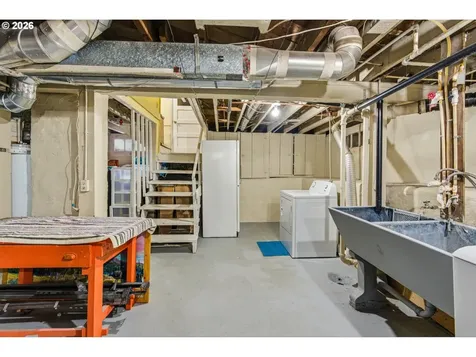 7052 N Fenwick Avenue Portland OR 97217