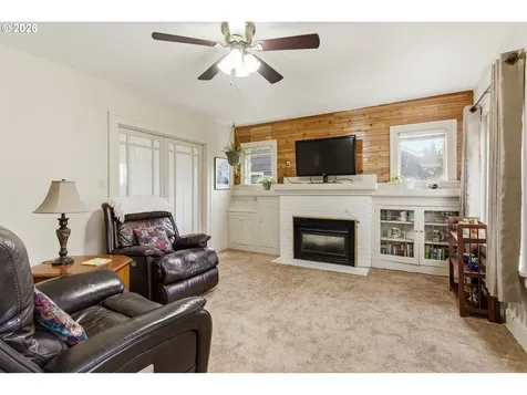 7052 N Fenwick Avenue Portland OR 97217