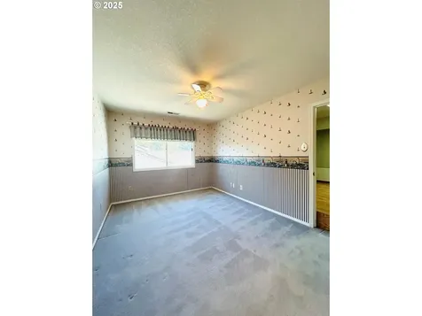 325 N Peacock Court Newberg OR 97132