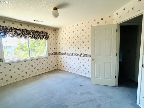 325 N Peacock Court Newberg OR 97132