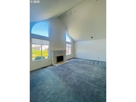 325 N Peacock Court Newberg OR 97132