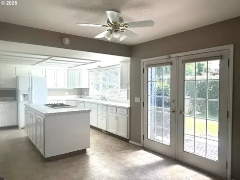 325 N Peacock Court Newberg OR 97132