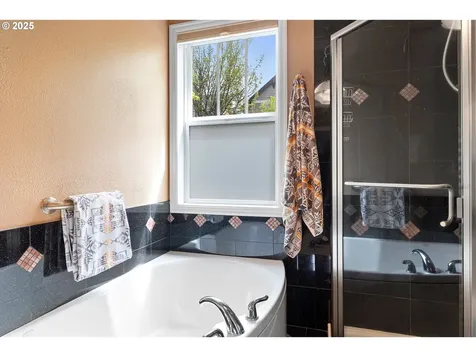2346 NW Brewer Lane Portland OR 97229