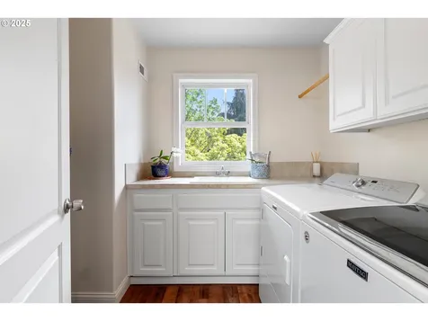 2346 NW Brewer Lane Portland OR 97229