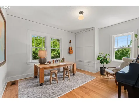 4214 SE Oak Street Portland OR 97215