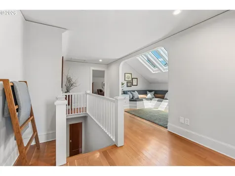 4214 SE Oak Street Portland OR 97215