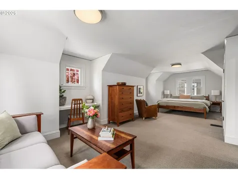 4214 SE Oak Street Portland OR 97215