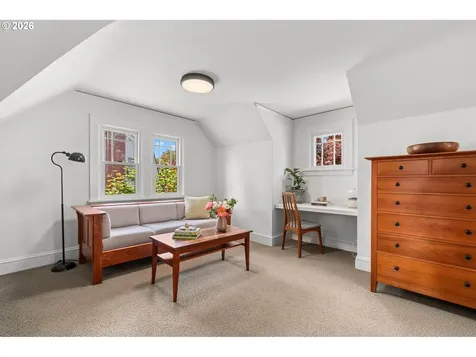 4214 SE Oak Street Portland OR 97215