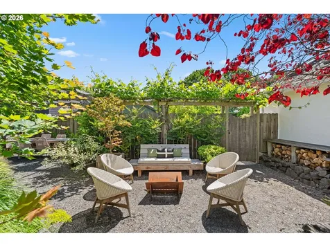 4214 SE Oak Street Portland OR 97215