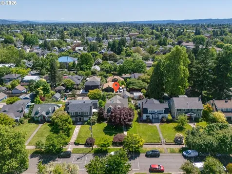 4214 SE Oak Street Portland OR 97215