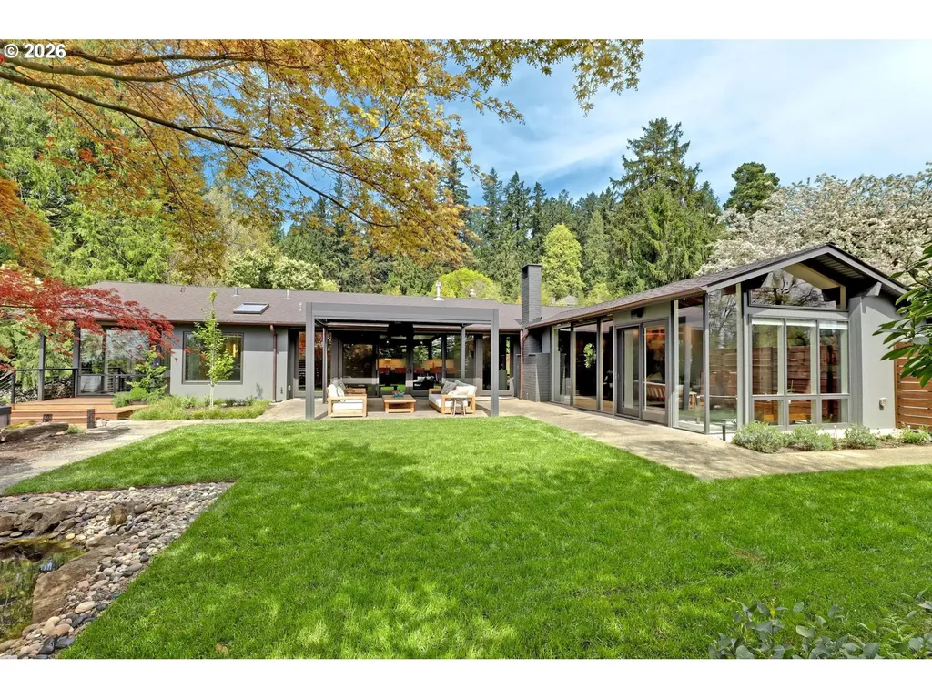 3619 SW 50th Avenue Portland OR 97221