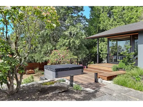 3619 SW 50th Avenue Portland OR 97221