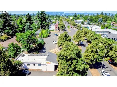 6736 SE Powell Boulevard Portland OR 97206