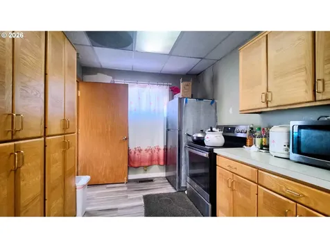 6736 SE Powell Boulevard Portland OR 97206