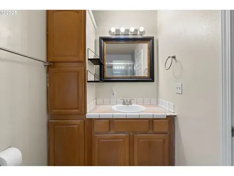 618 NE Faloma Road Portland OR 97211