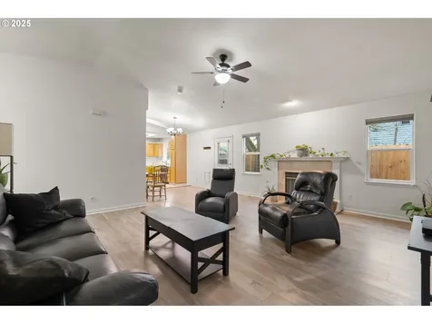 618 NE Faloma Road Portland OR 97211