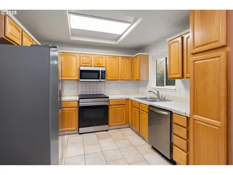 618 NE Faloma Road Portland OR 97211