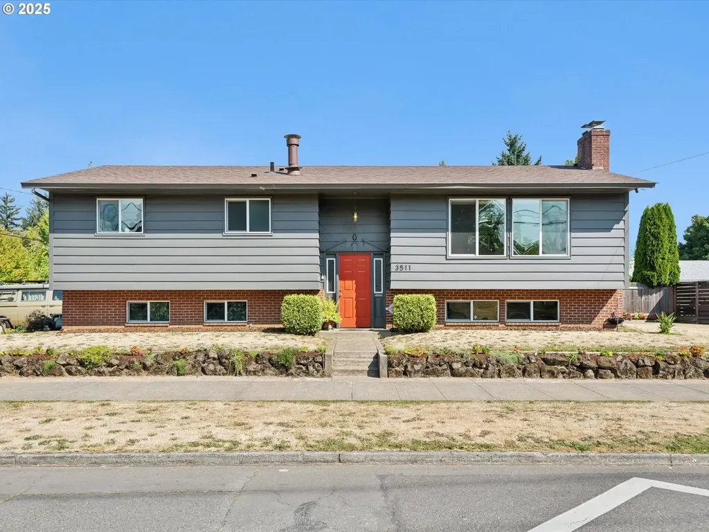 3511 NE Holman Street Portland OR 97211