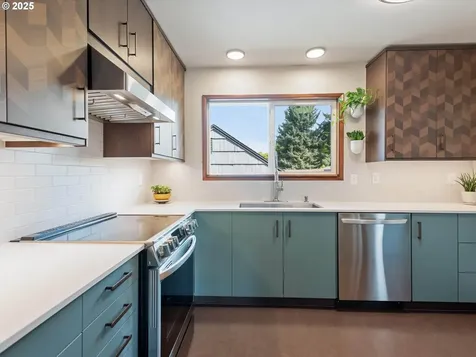 3511 NE Holman Street Portland OR 97211