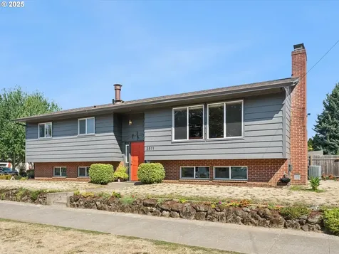 3511 NE Holman Street Portland OR 97211