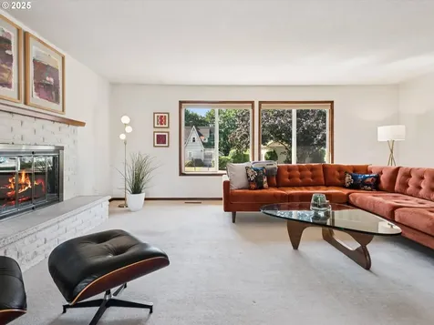 3511 NE Holman Street Portland OR 97211