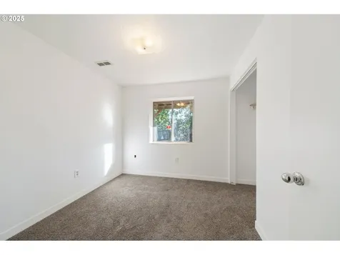 1466 SW 5th Place Gresham OR 97080