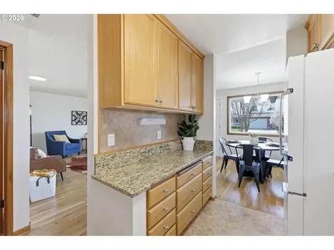1383 Thompson Road Woodburn OR 97071