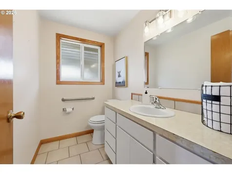 1383 Thompson Road Woodburn OR 97071