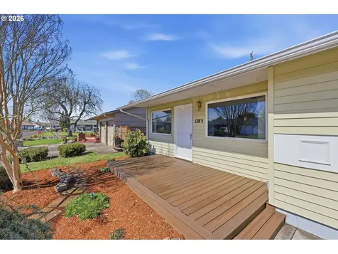 1383 Thompson Road Woodburn OR 97071