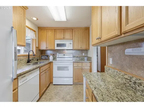 1383 Thompson Road Woodburn OR 97071