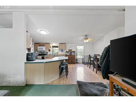 213 Hilltop Drive Oakland OR 97462