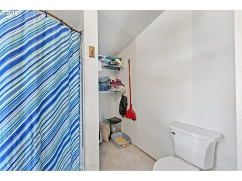 213 Hilltop Drive Oakland OR 97462