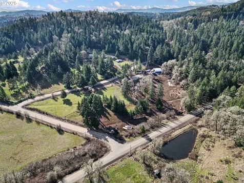 213 Hilltop Drive Oakland OR 97462
