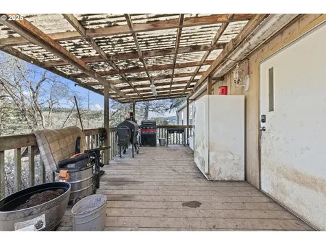 213 Hilltop Drive Oakland OR 97462