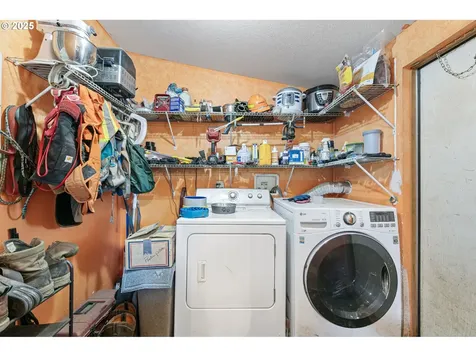 213 Hilltop Drive Oakland OR 97462