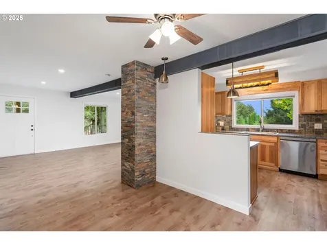 35706 NW 14th Avenue La Center WA 98629