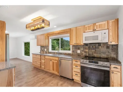 35706 NW 14th Avenue La Center WA 98629