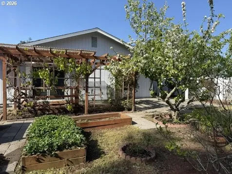 2164 24th Street Florence OR 97439