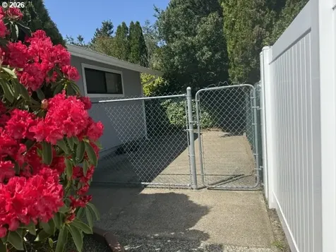 2164 24th Street Florence OR 97439